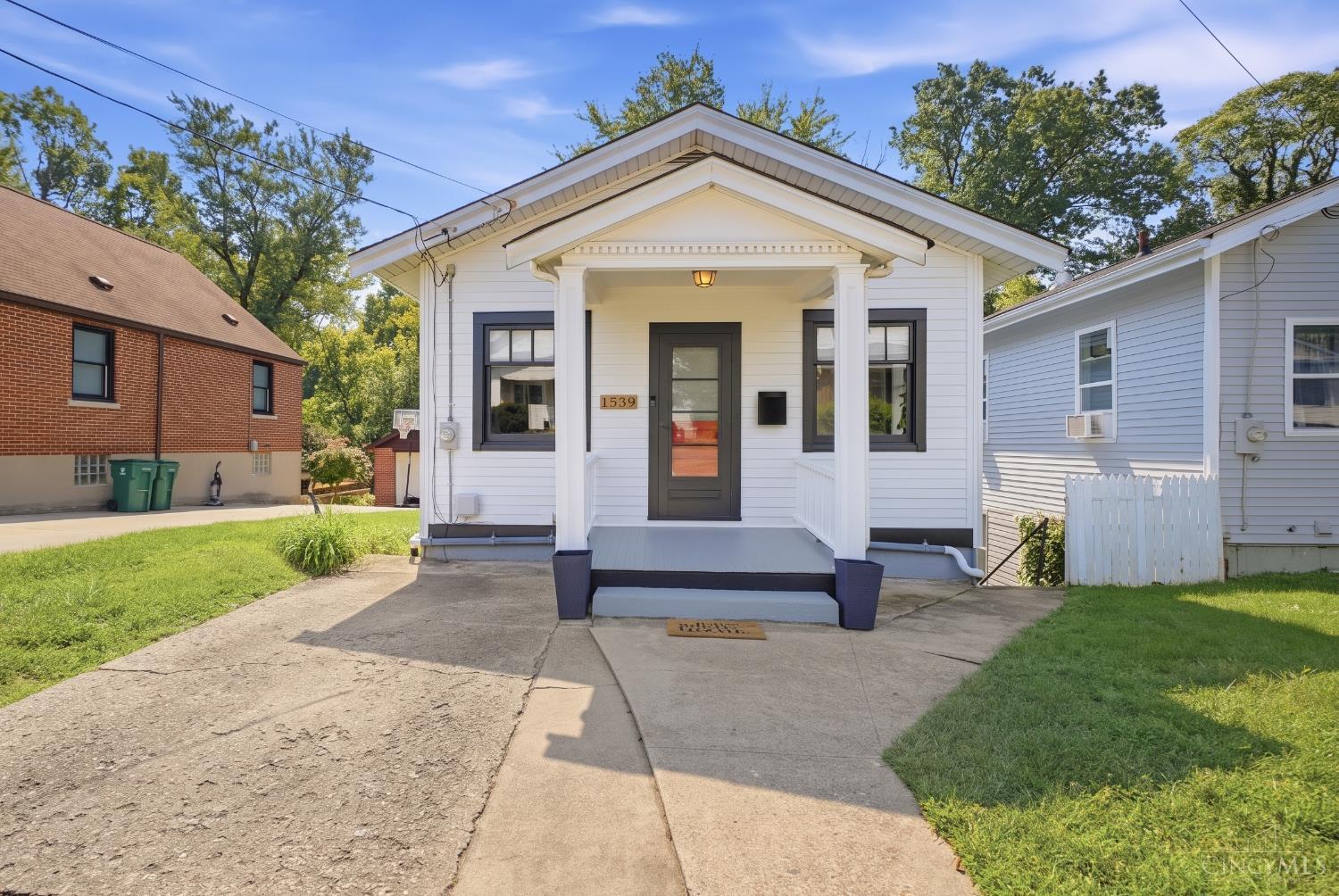 1539 Ambrose Avenue Property Photo 1