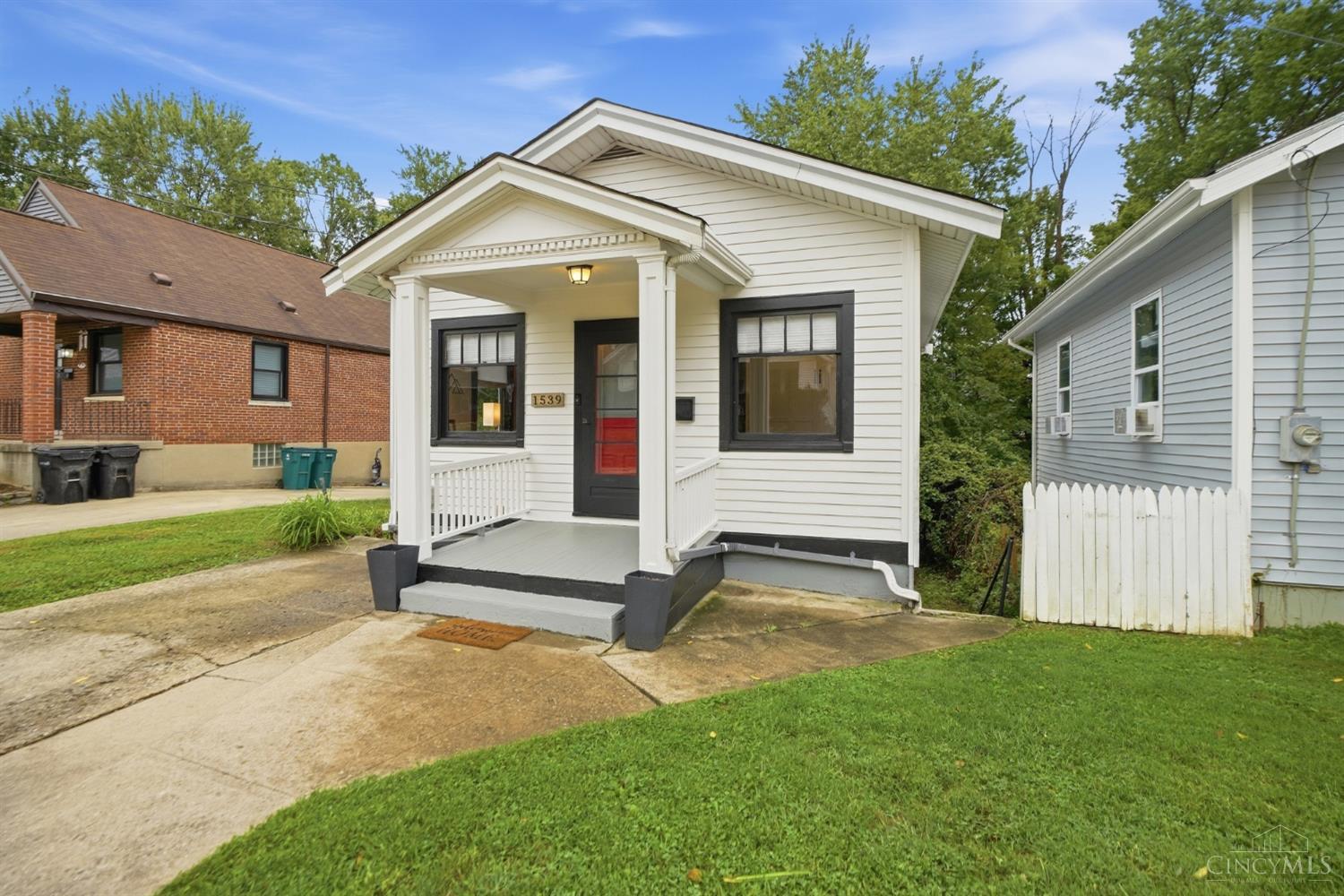 1539 Ambrose Avenue Property Photo 3