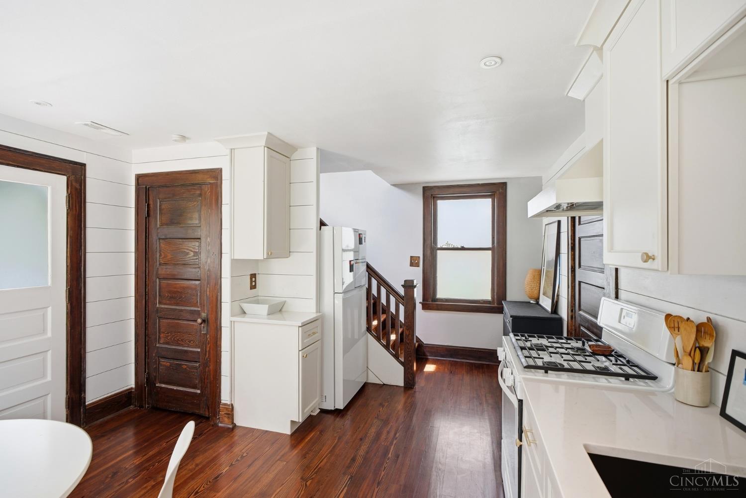1539 Ambrose Avenue Property Photo 29