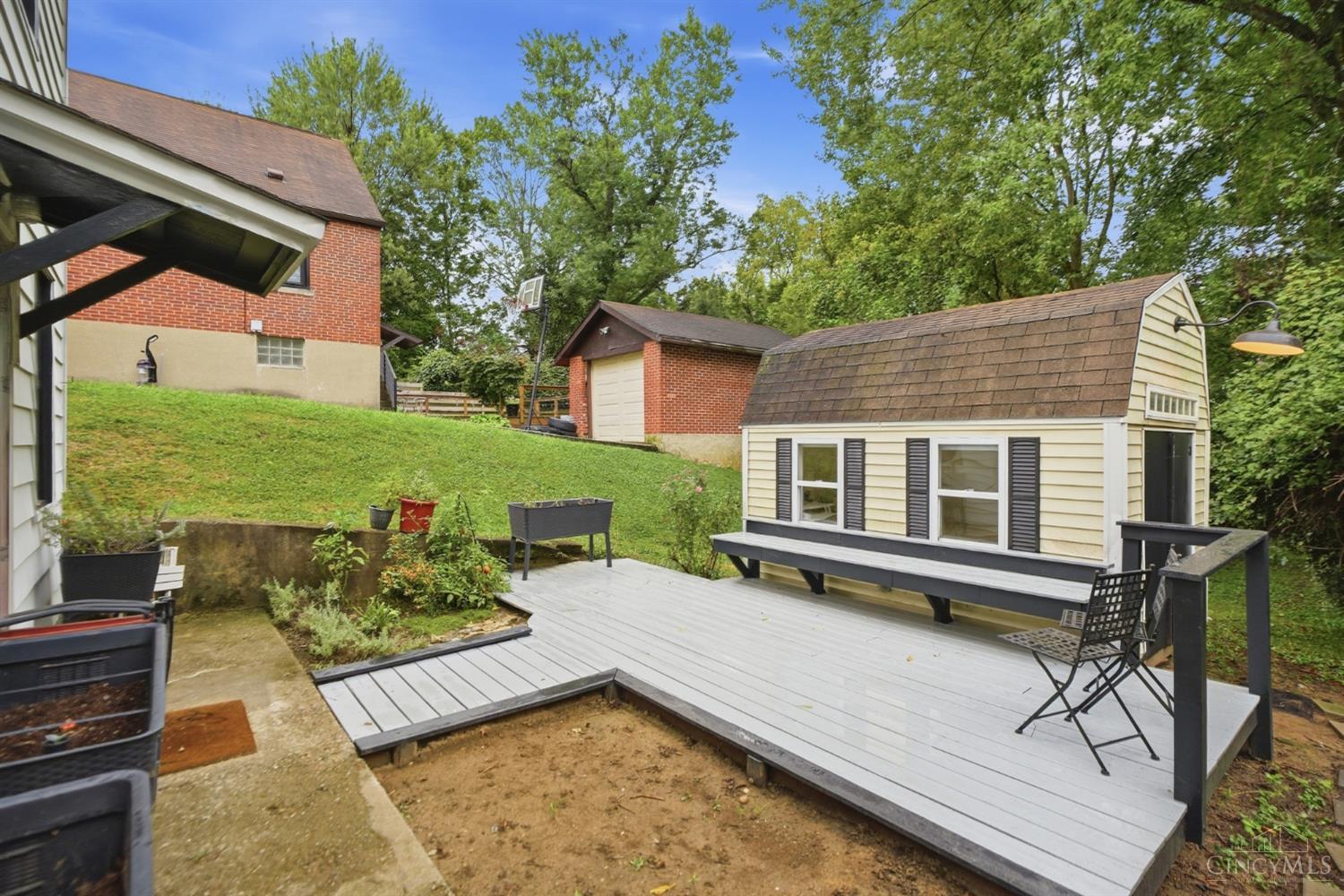 1539 Ambrose Avenue Property Photo 34