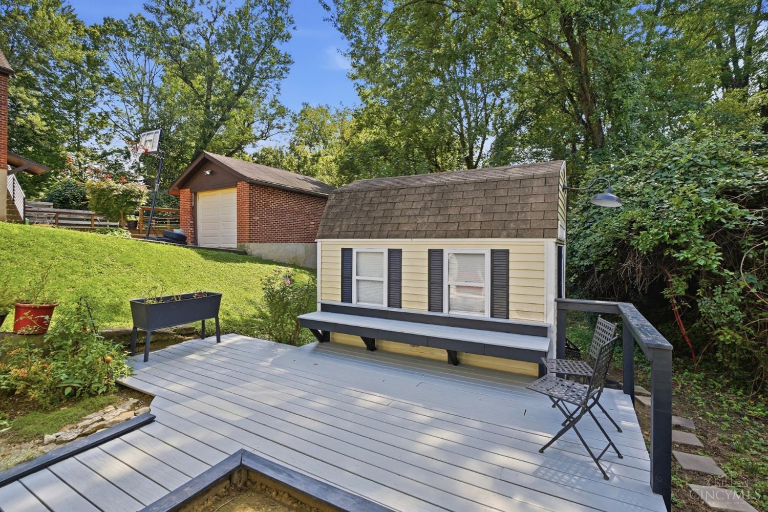 1539 Ambrose Avenue Property Photo 39