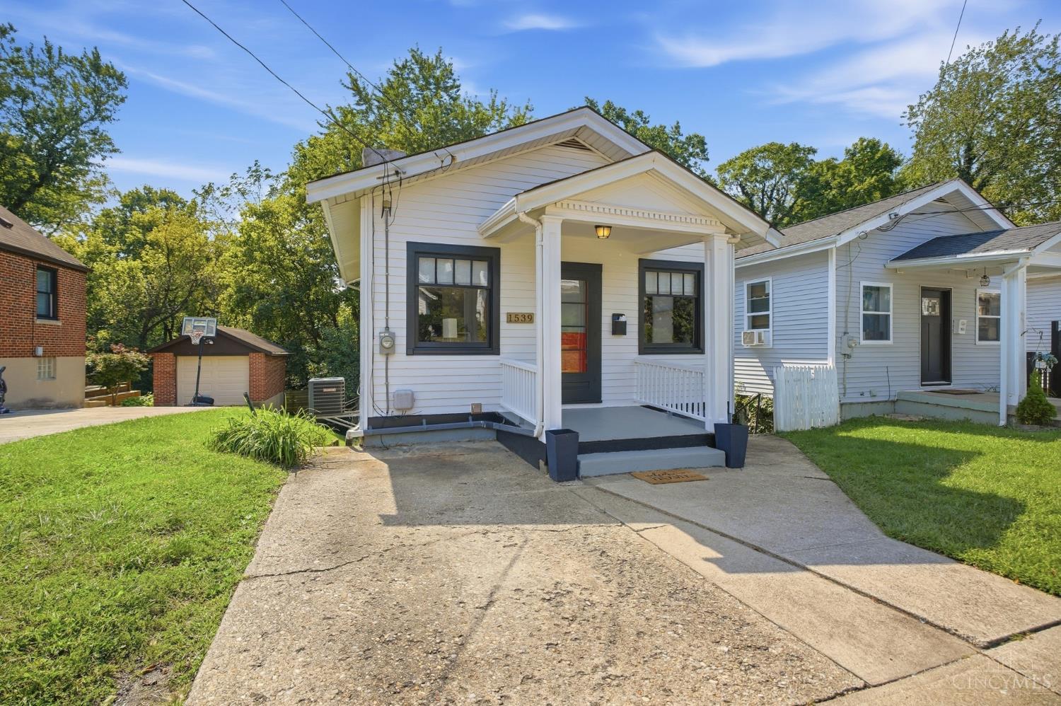 1539 Ambrose Avenue Property Photo 49