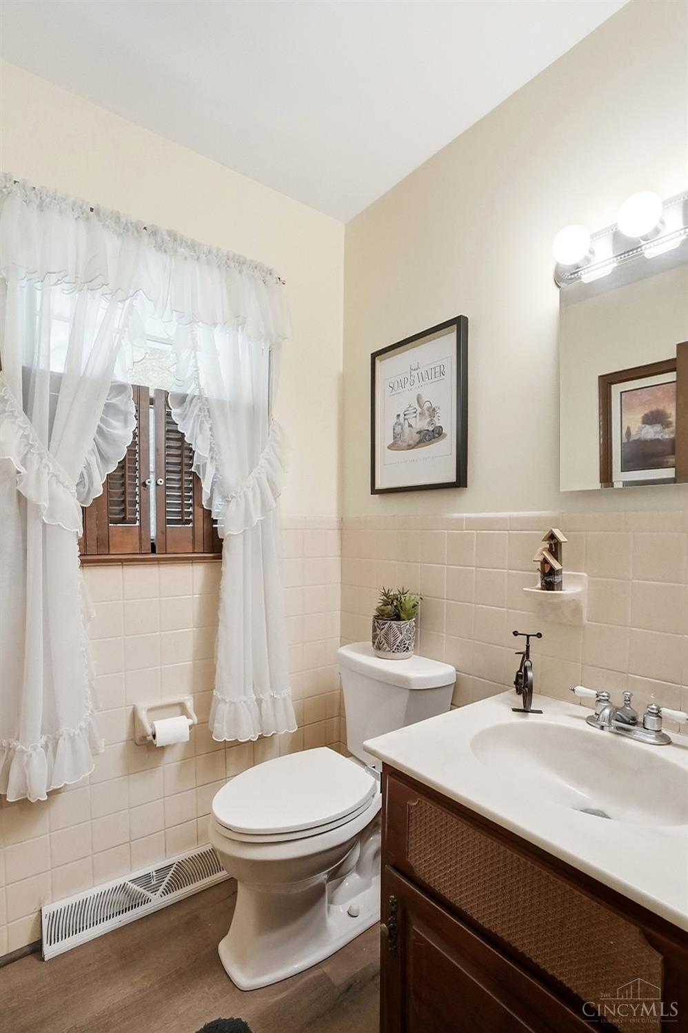6272 Hendrickson Road Property Photo 30