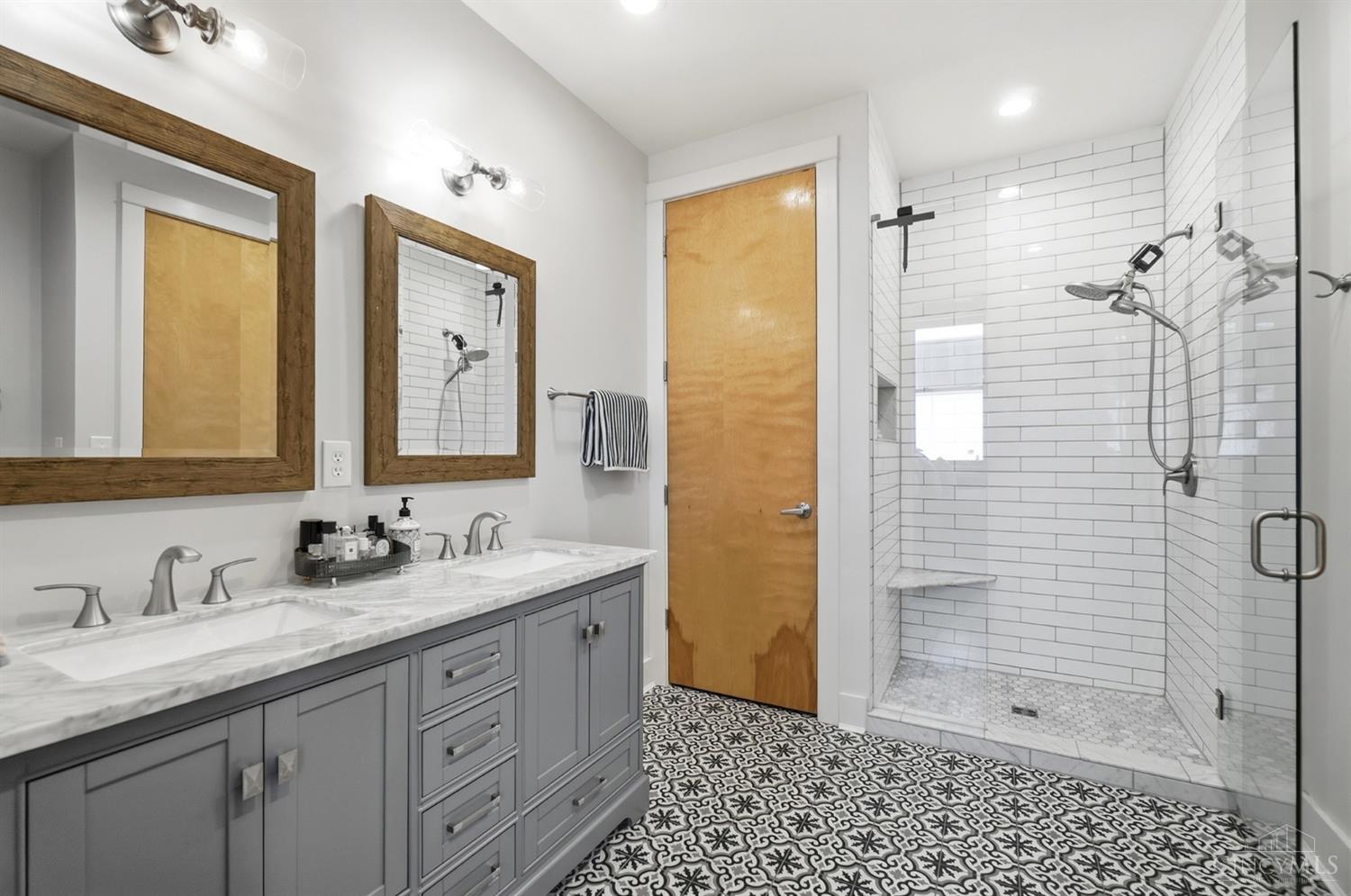 E 26 Sixth Street Property Photo 31