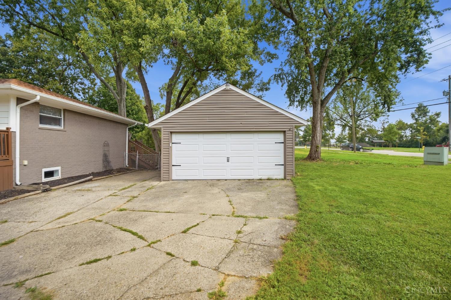 2 Clertoma Drive Property Photo 8