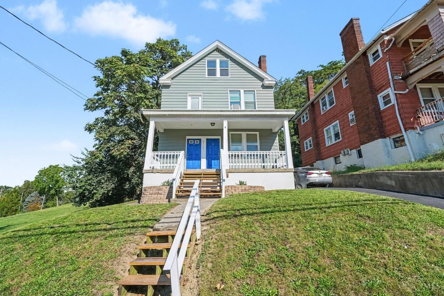 2829 Marshall Avenue Property Photo 1