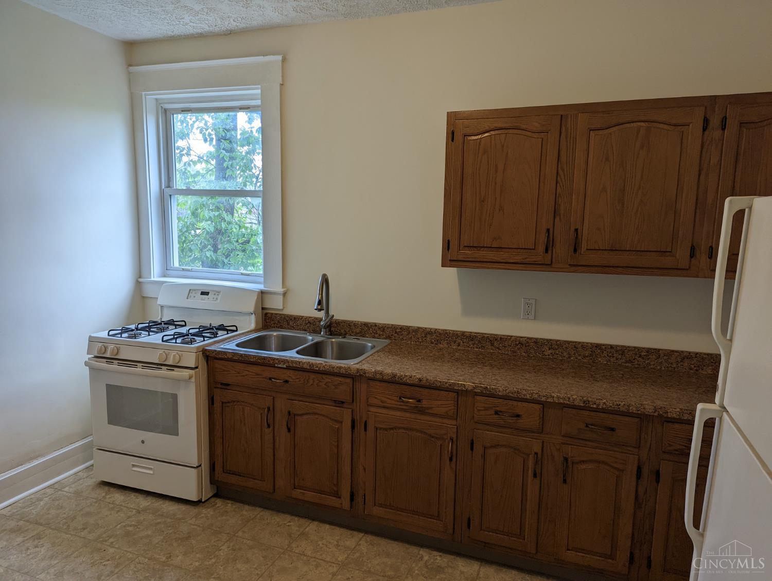 2829 Marshall Avenue Property Photo 9
