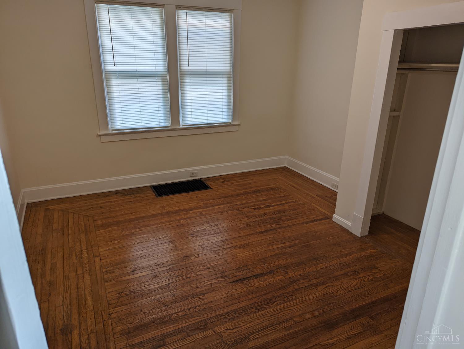 2829 Marshall Avenue Property Photo 11