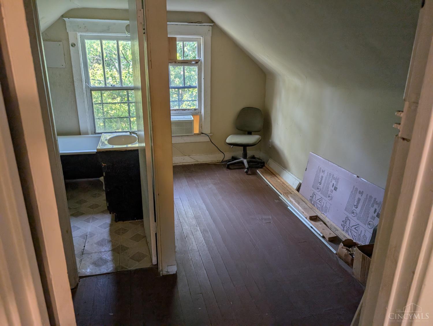 2829 Marshall Avenue Property Photo 22