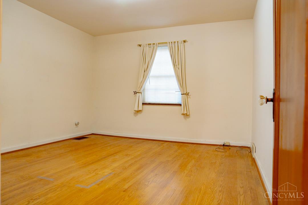 5923 Beacraft Avenue Property Photo 7