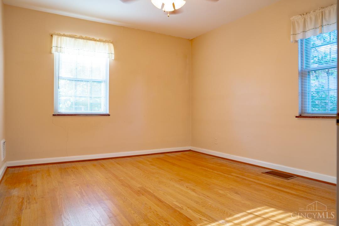 5923 Beacraft Avenue Property Photo 8