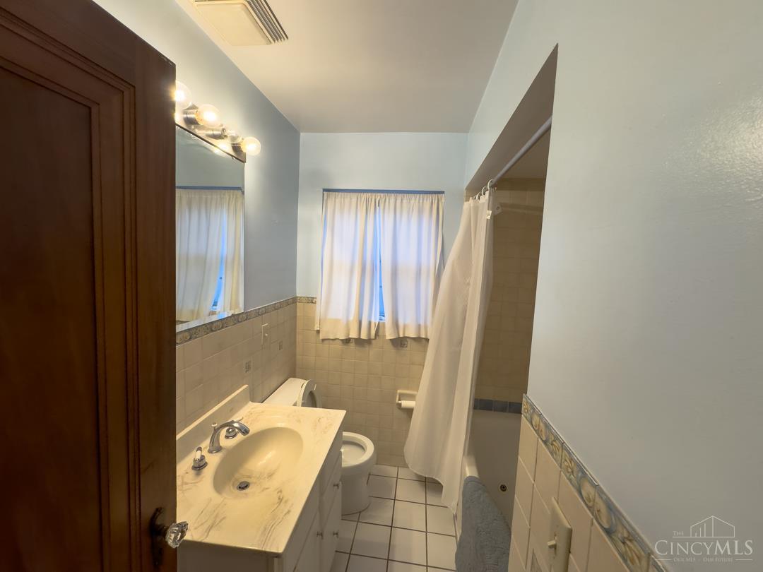 5923 Beacraft Avenue Property Photo 16