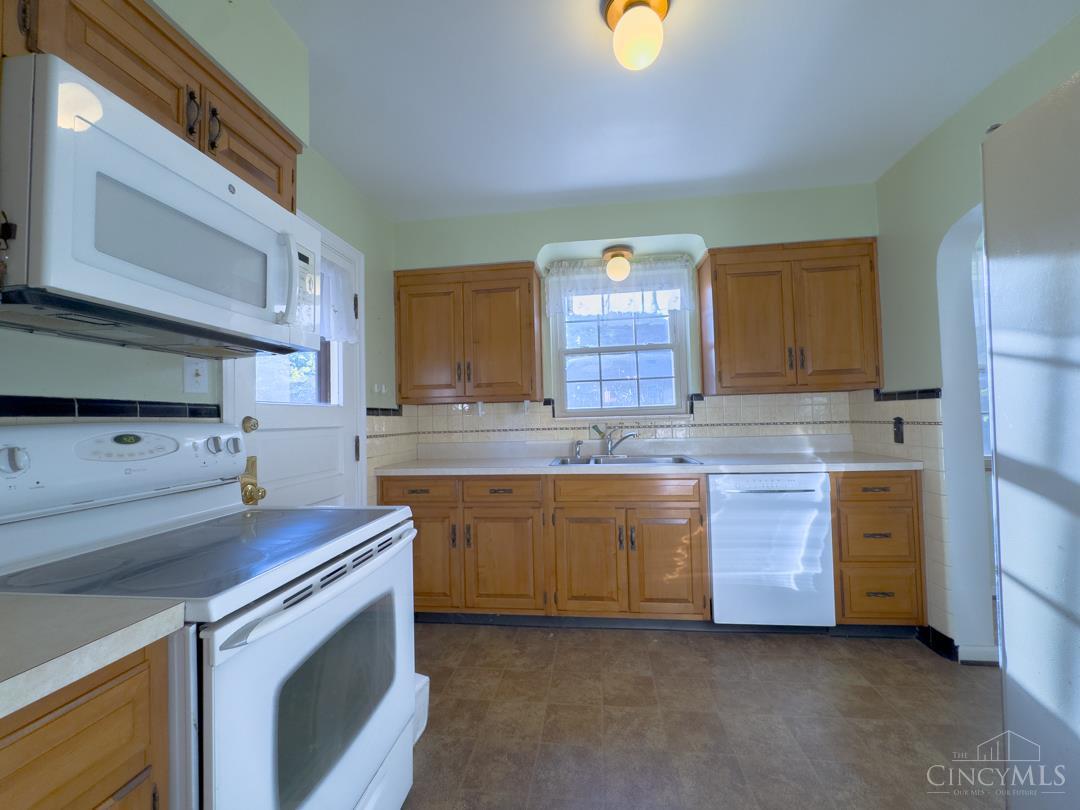 5923 Beacraft Avenue Property Photo 18