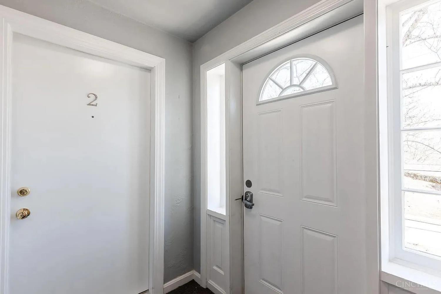 1735 Sutton Avenue Property Photo 2