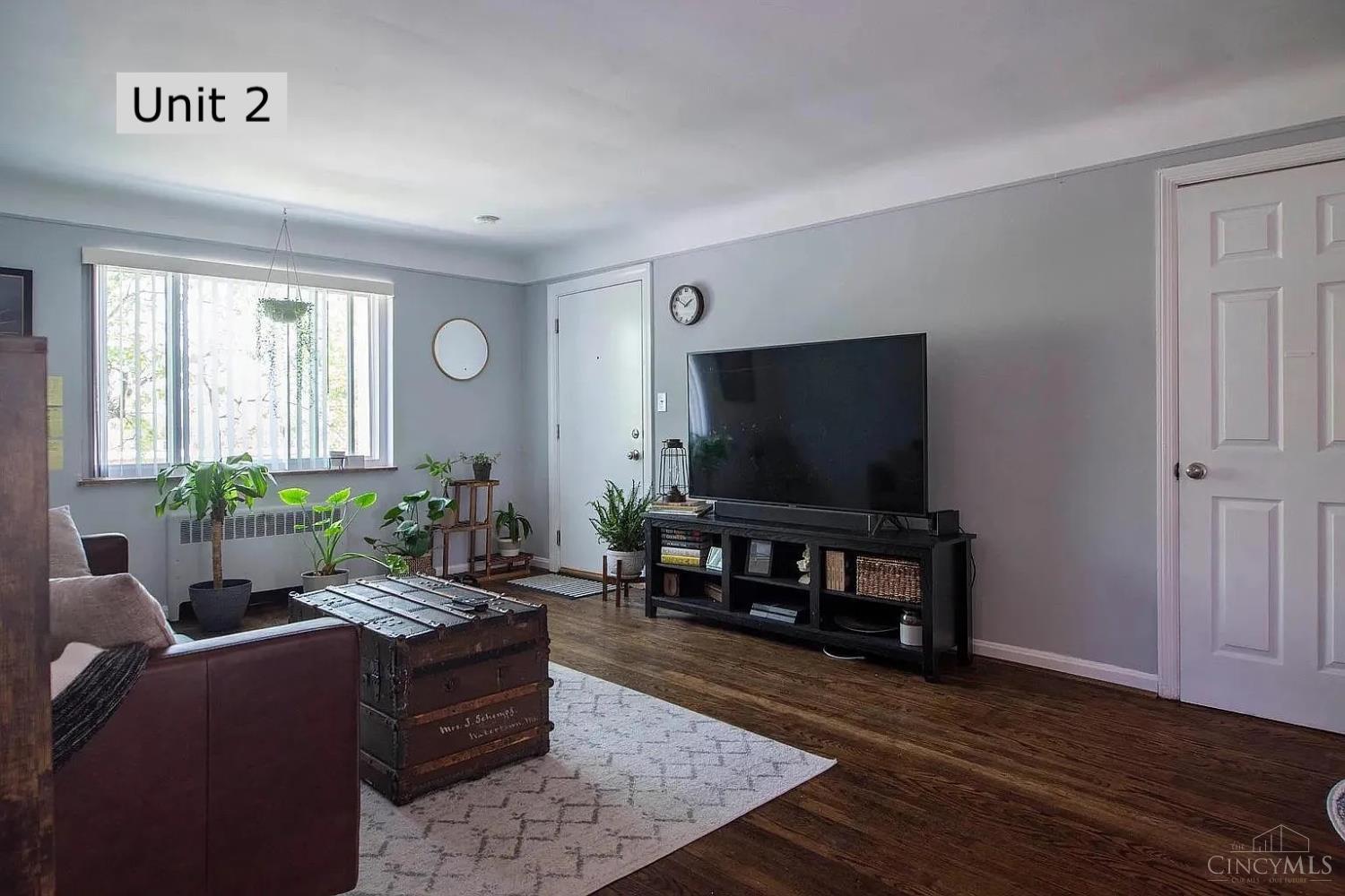 1735 Sutton Avenue Property Photo 3