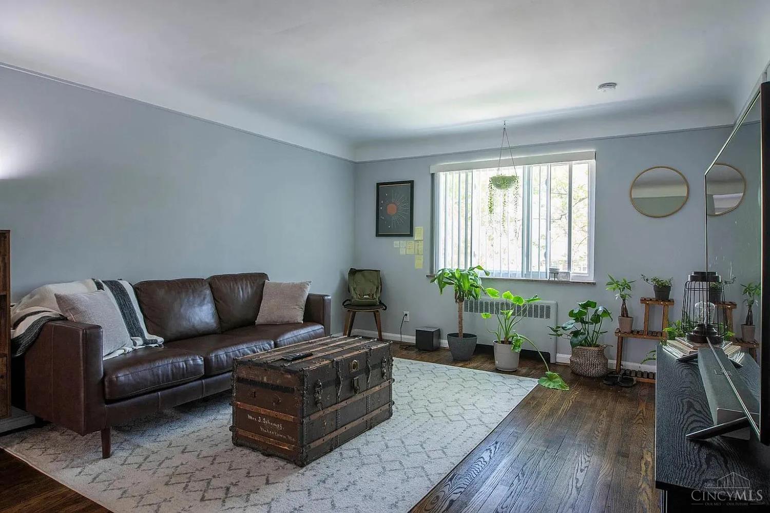 1735 Sutton Avenue Property Photo 4