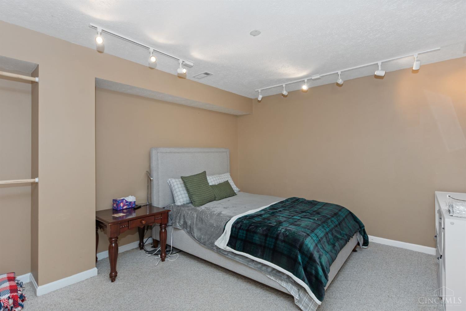 809 Deer Valley Drive Property Photo 33