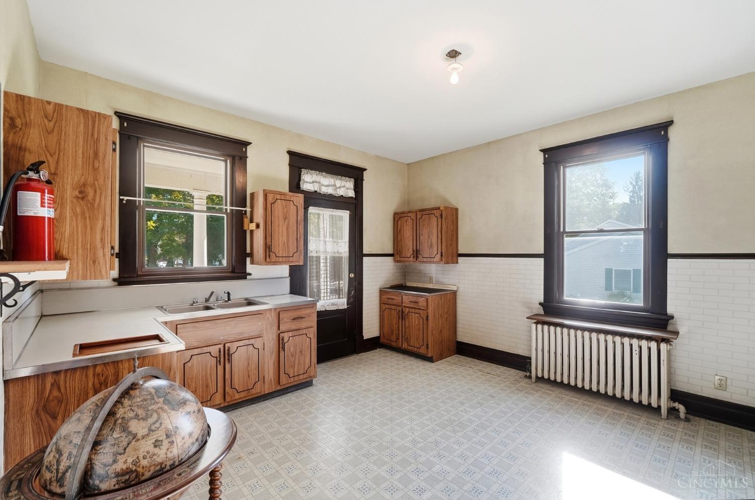 300 Reading Road Property Photo 26