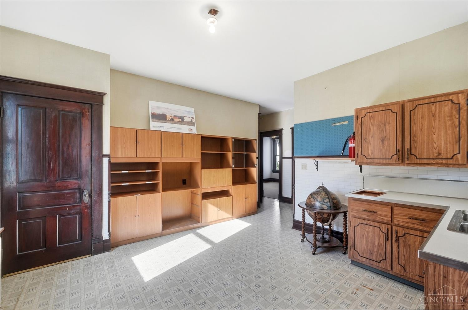 300 Reading Road Property Photo 27