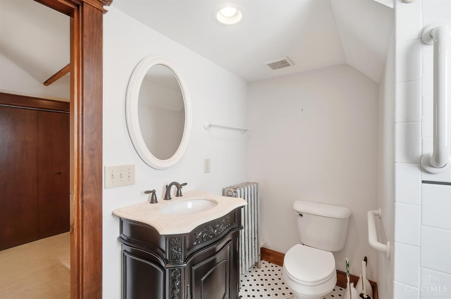 300 Reading Road Property Photo 42