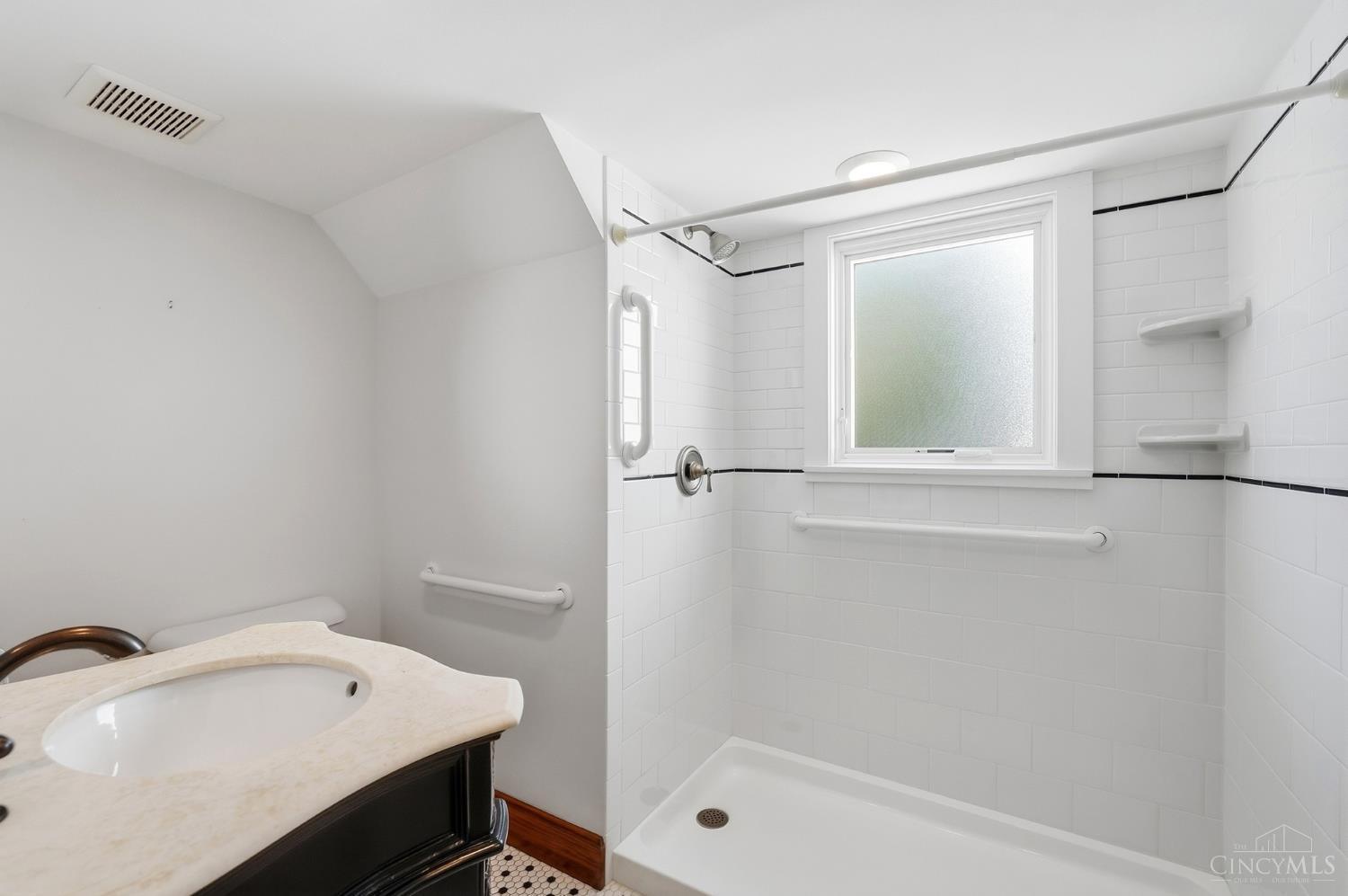 300 Reading Road Property Photo 43