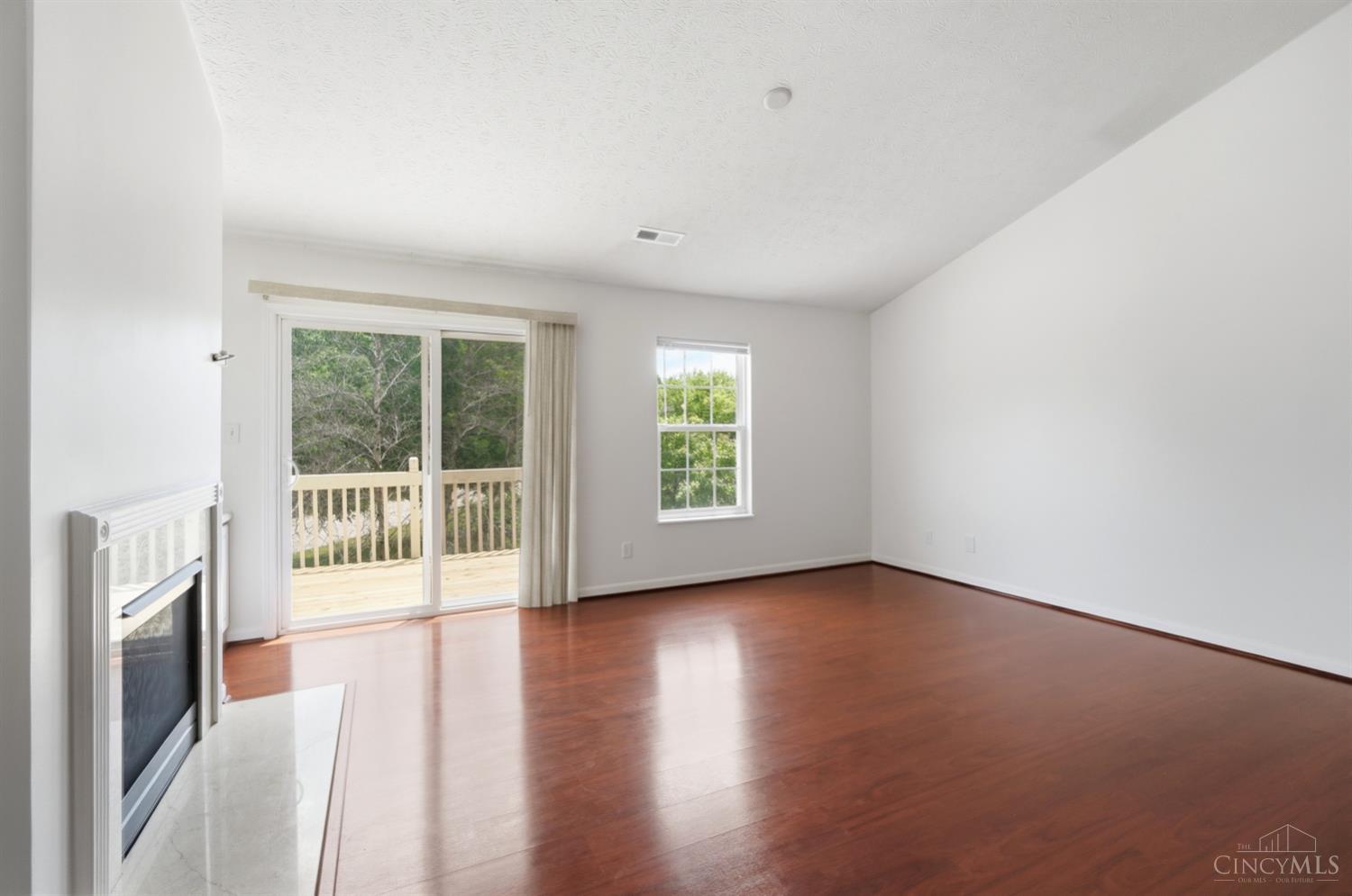 3663 Thorngate Drive Property Photo 6