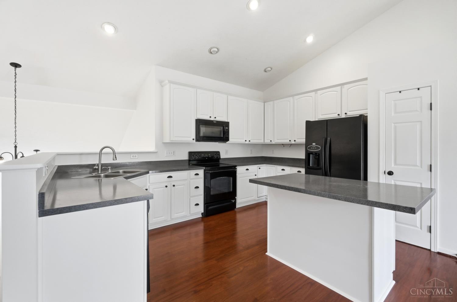 3663 Thorngate Drive Property Photo 12