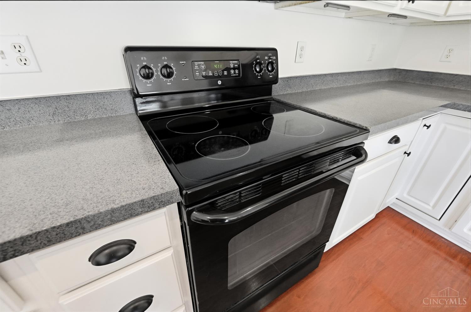 3663 Thorngate Drive Property Photo 16