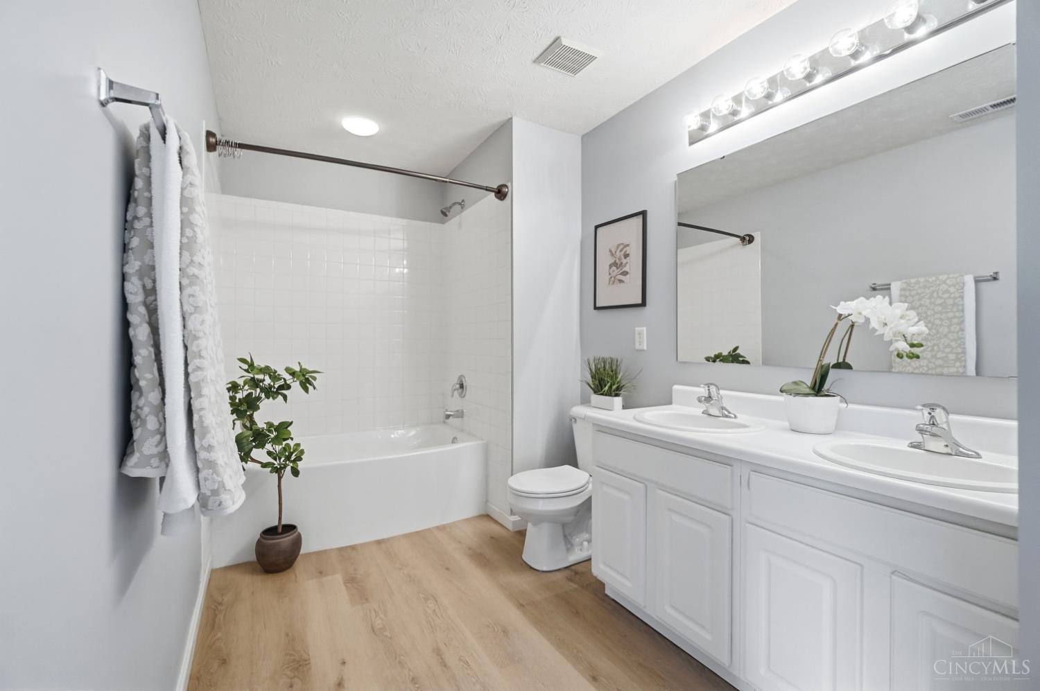 3663 Thorngate Drive Property Photo 23