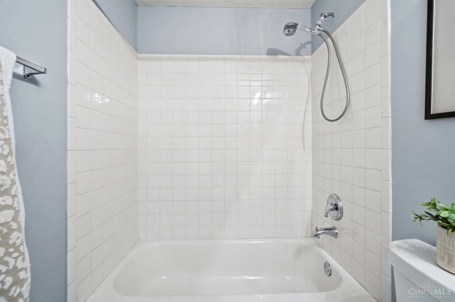 3663 Thorngate Drive Property Photo 32