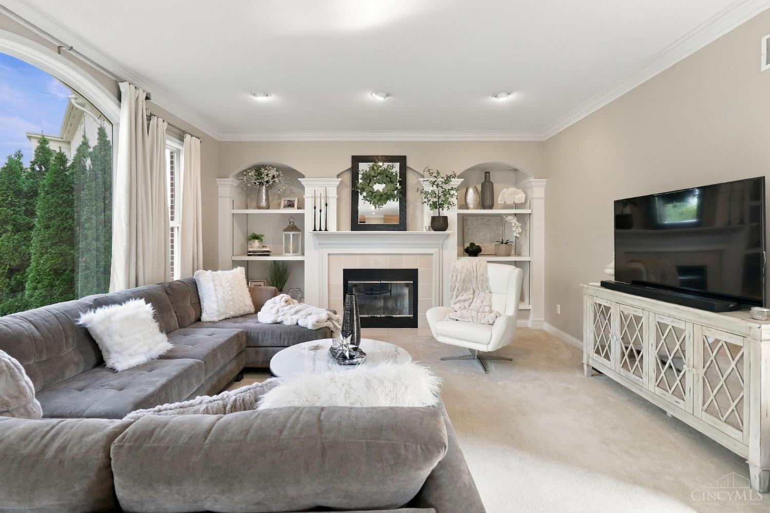 1249 Fox Hollow Drive Property Photo 8