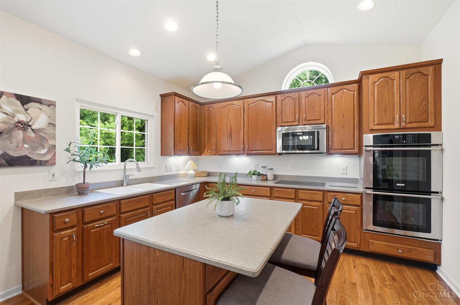 9135 Cedar Gate Drive Property Photo 11