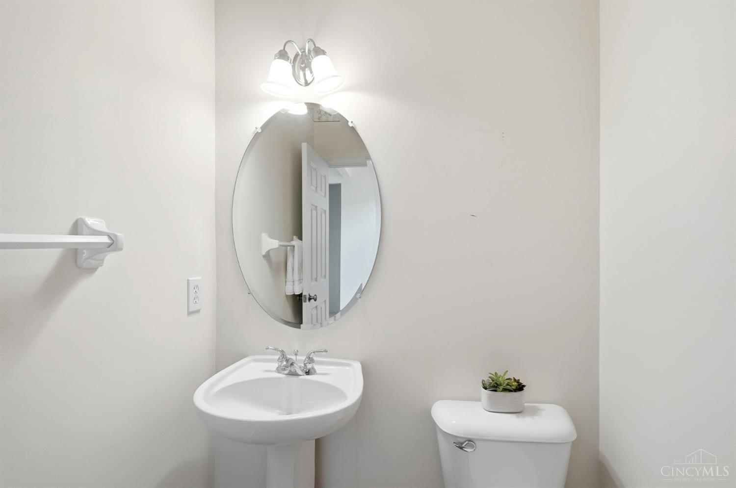 9135 Cedar Gate Drive Property Photo 23