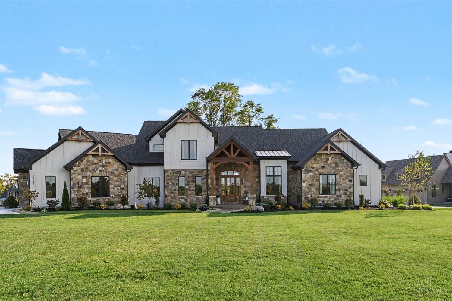 9798 Christian Court Property Photo 1