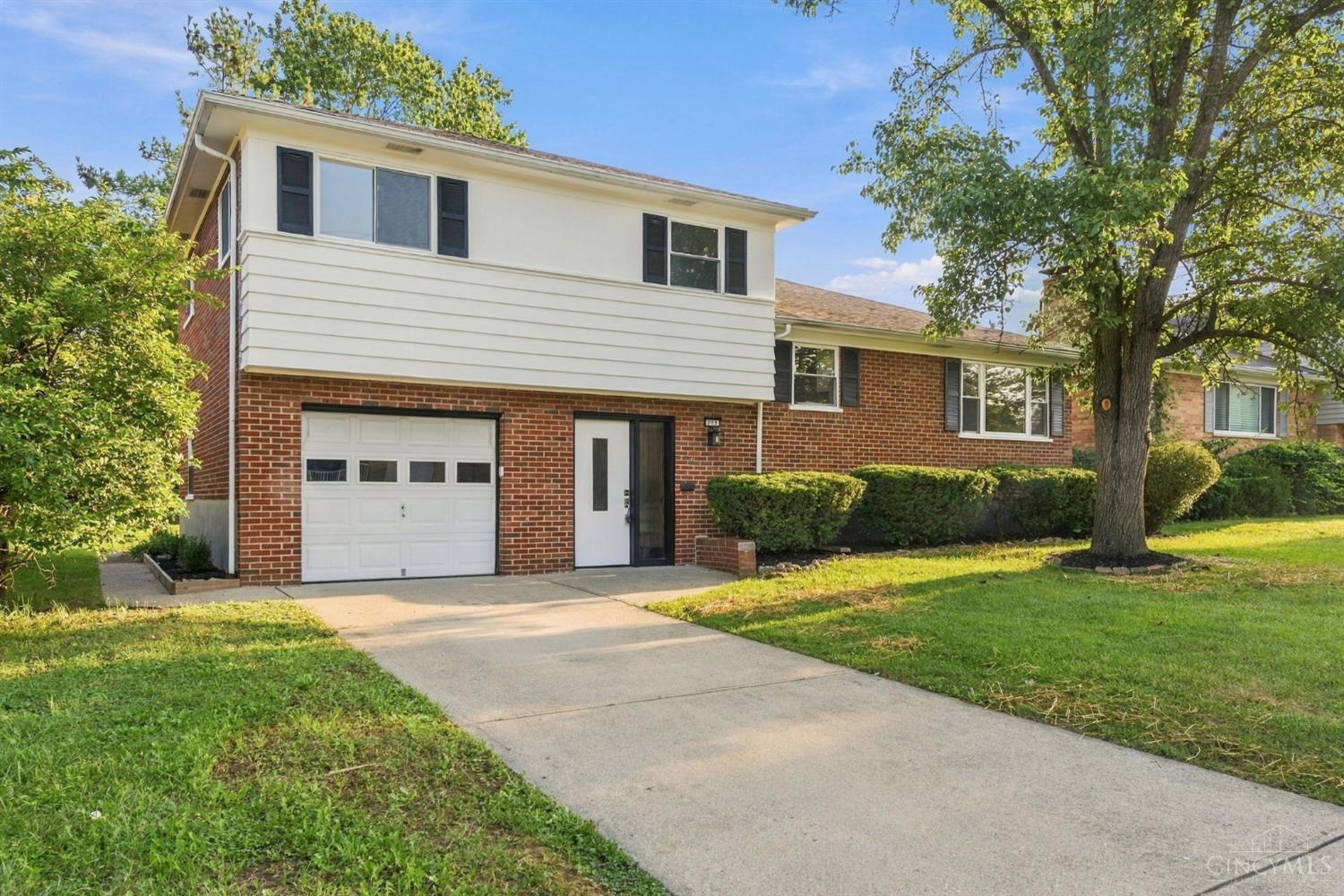 708 Danvers Drive Property Photo 3
