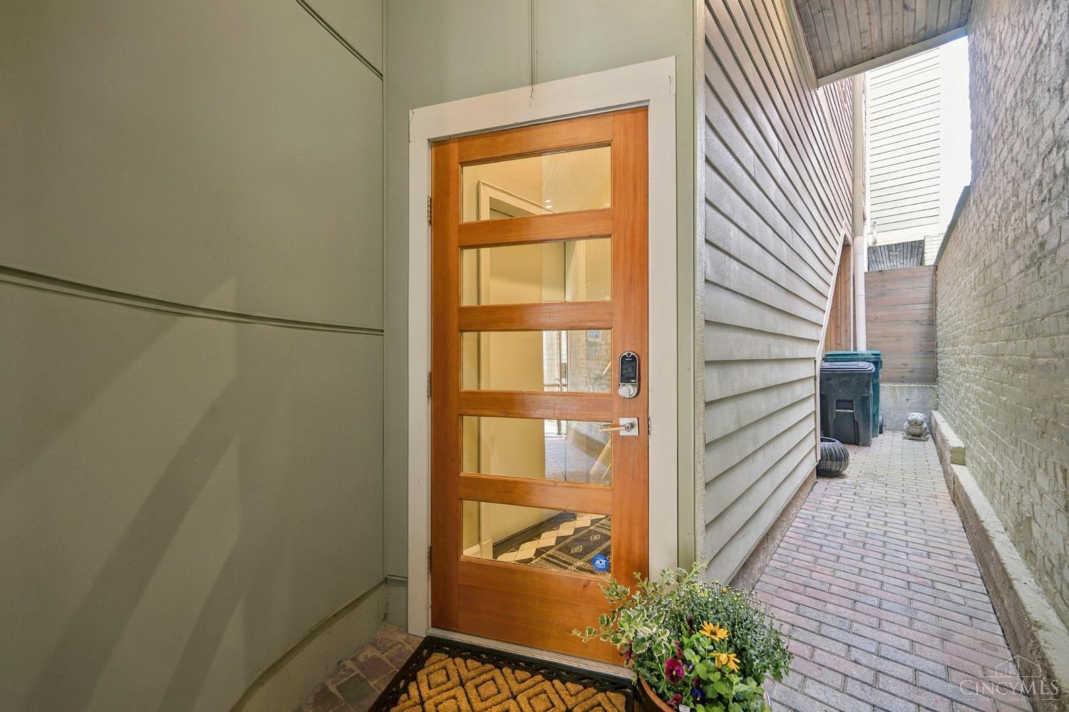 208 Wade Street Property Photo 3