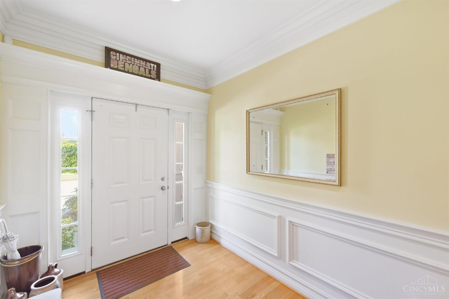 6955 Hunters Close Property Photo 4