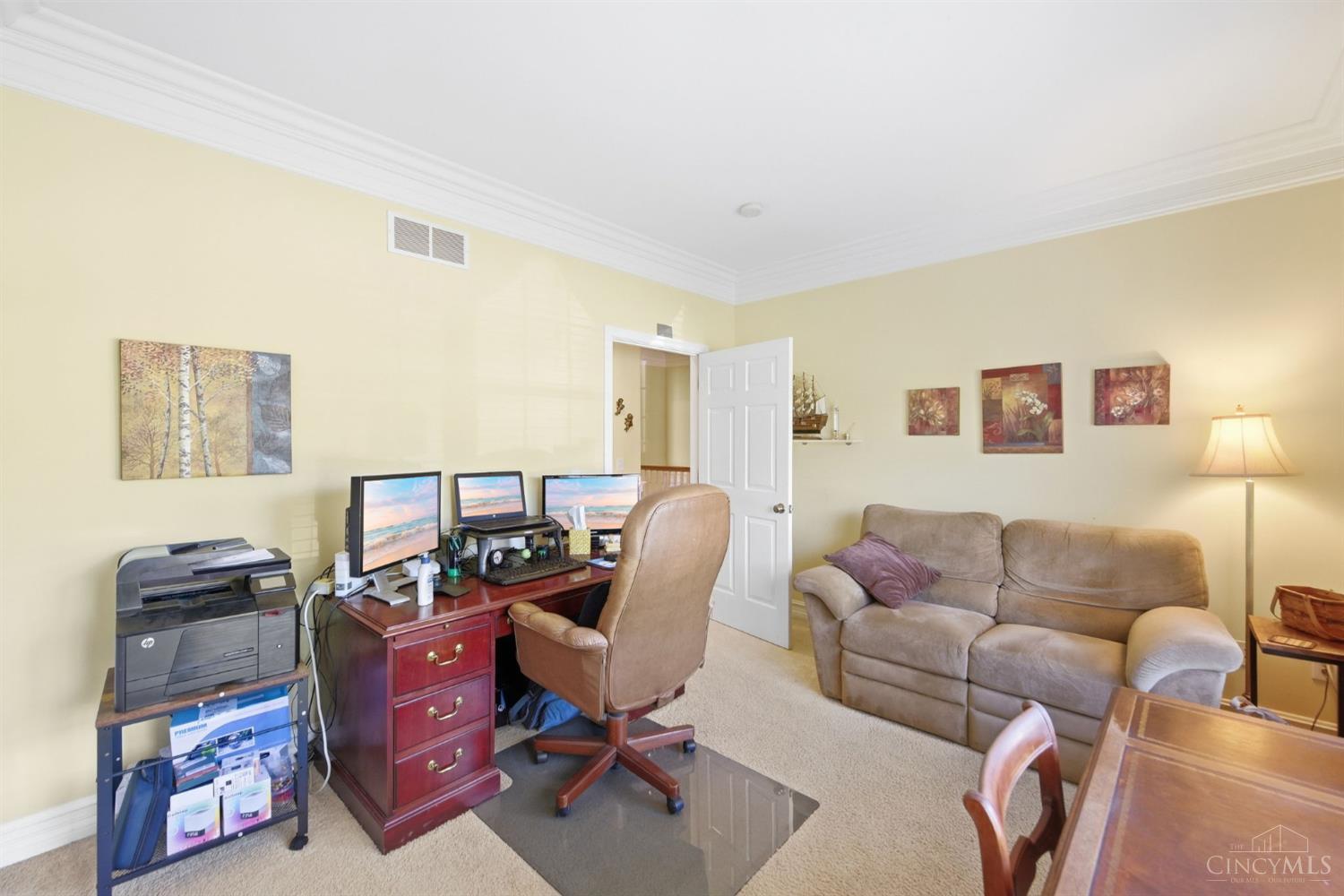6955 Hunters Close Property Photo 7