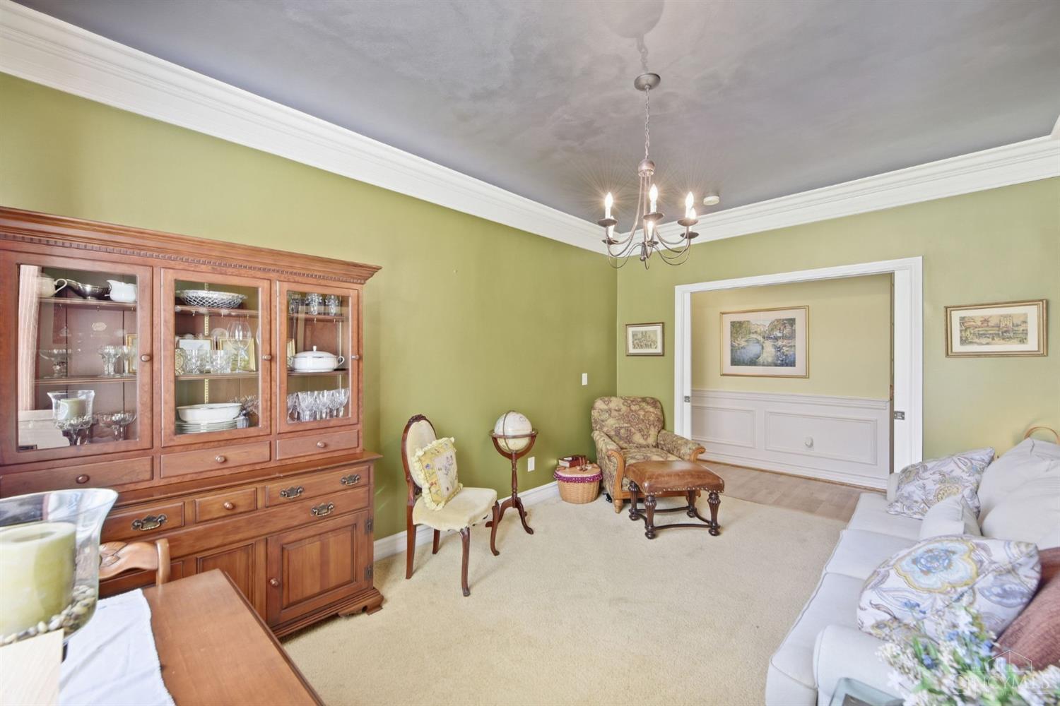 6955 Hunters Close Property Photo 11
