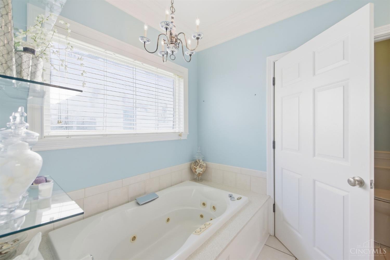 6955 Hunters Close Property Photo 35