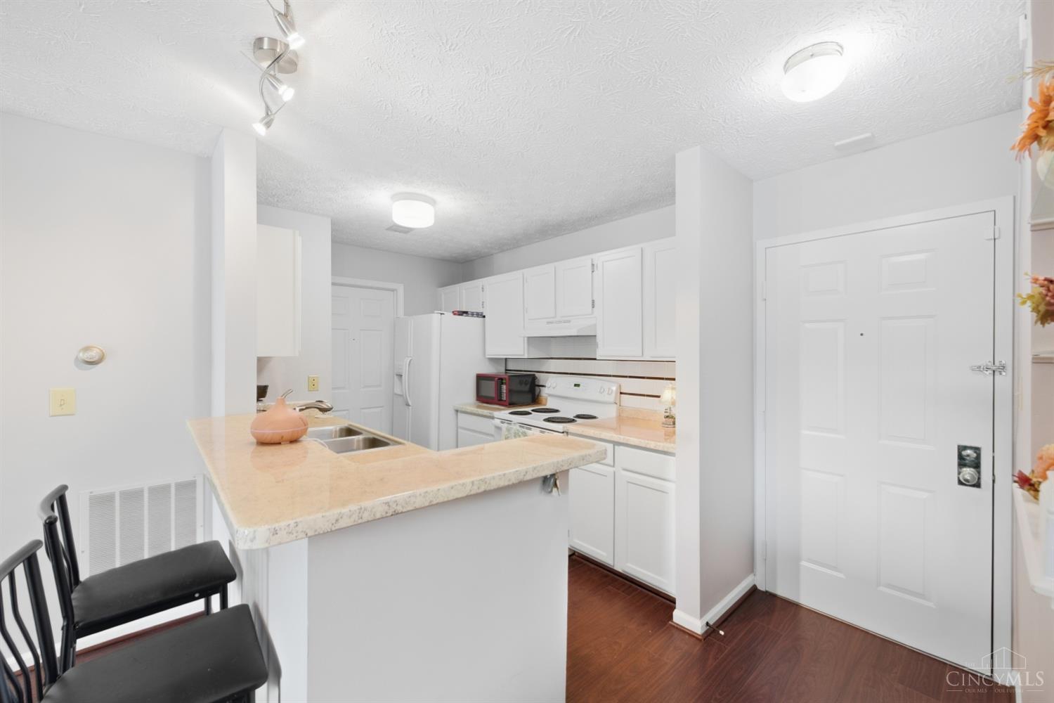 7343 Ridgepoint Drive Property Photo 10