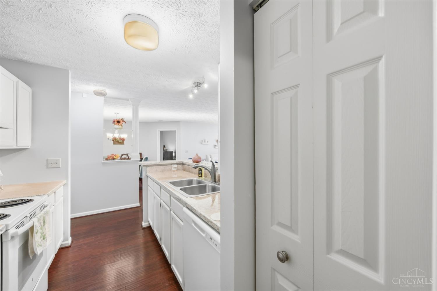 7343 Ridgepoint Drive Property Photo 12