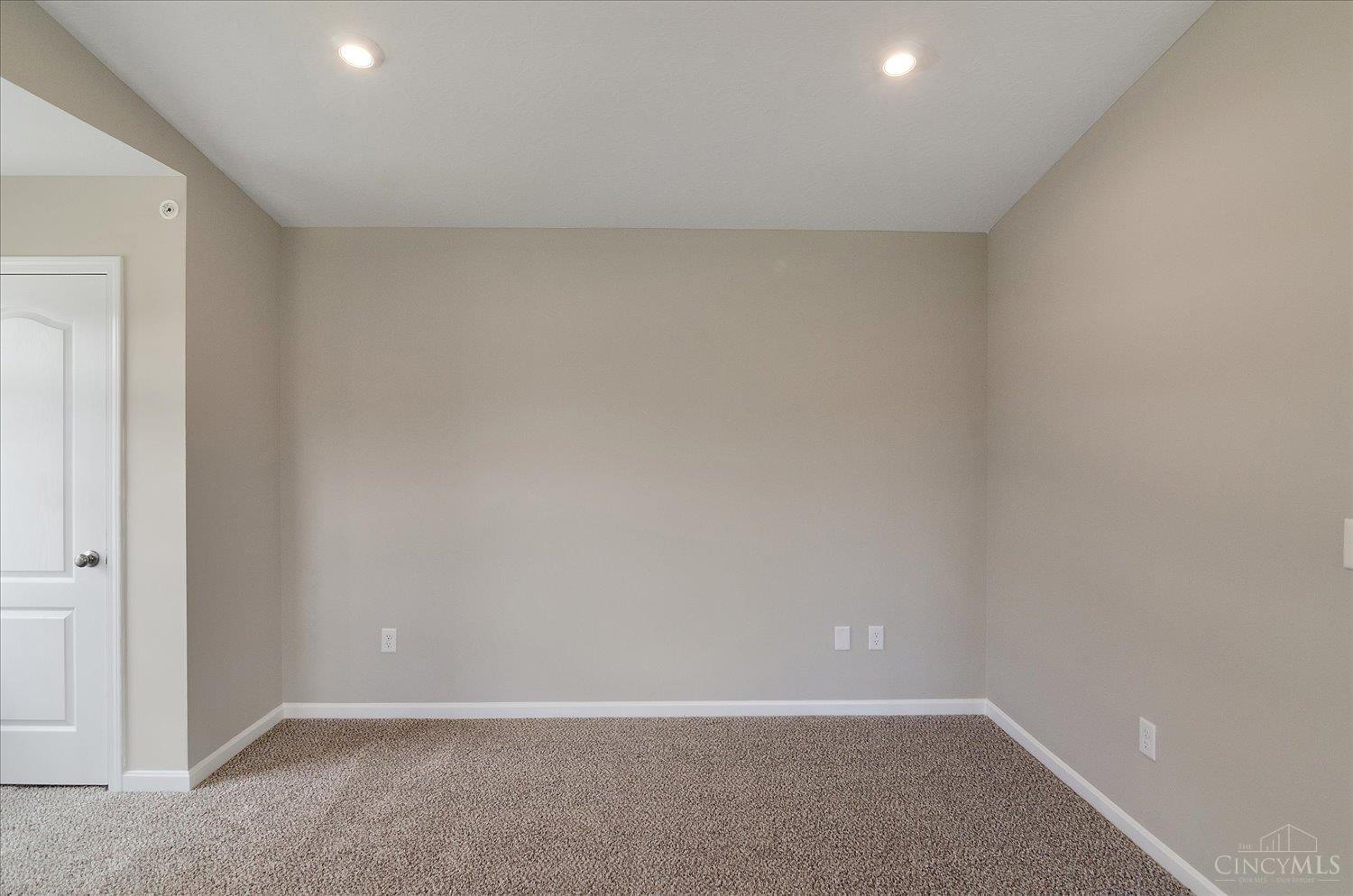 491 Greendell Bend Property Photo 16