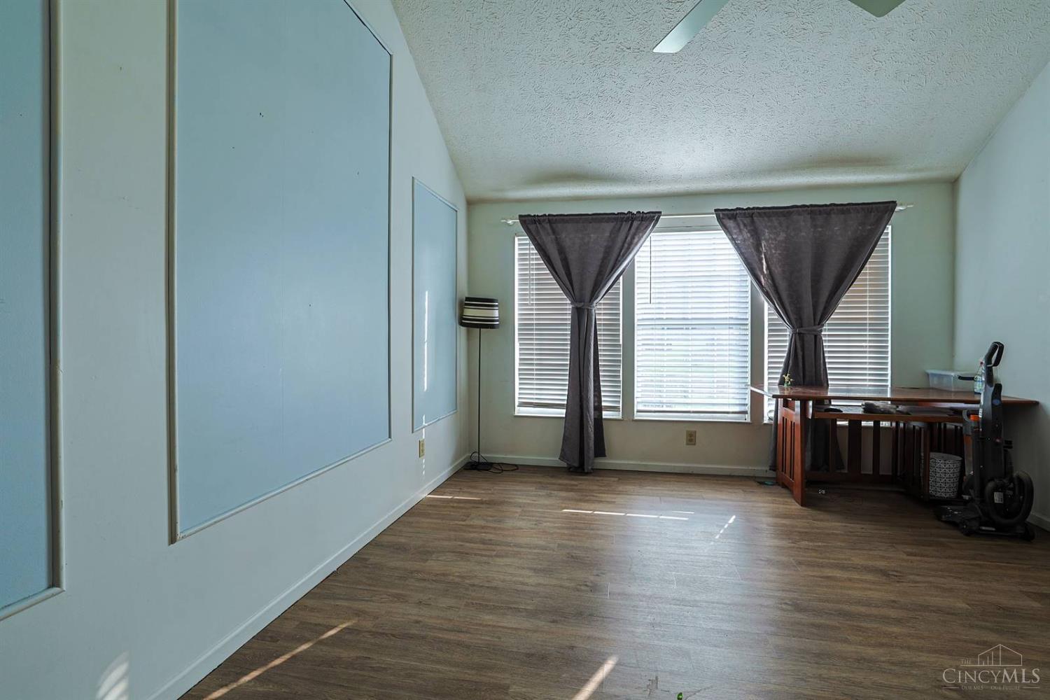 8071 Second Street Property Photo 3