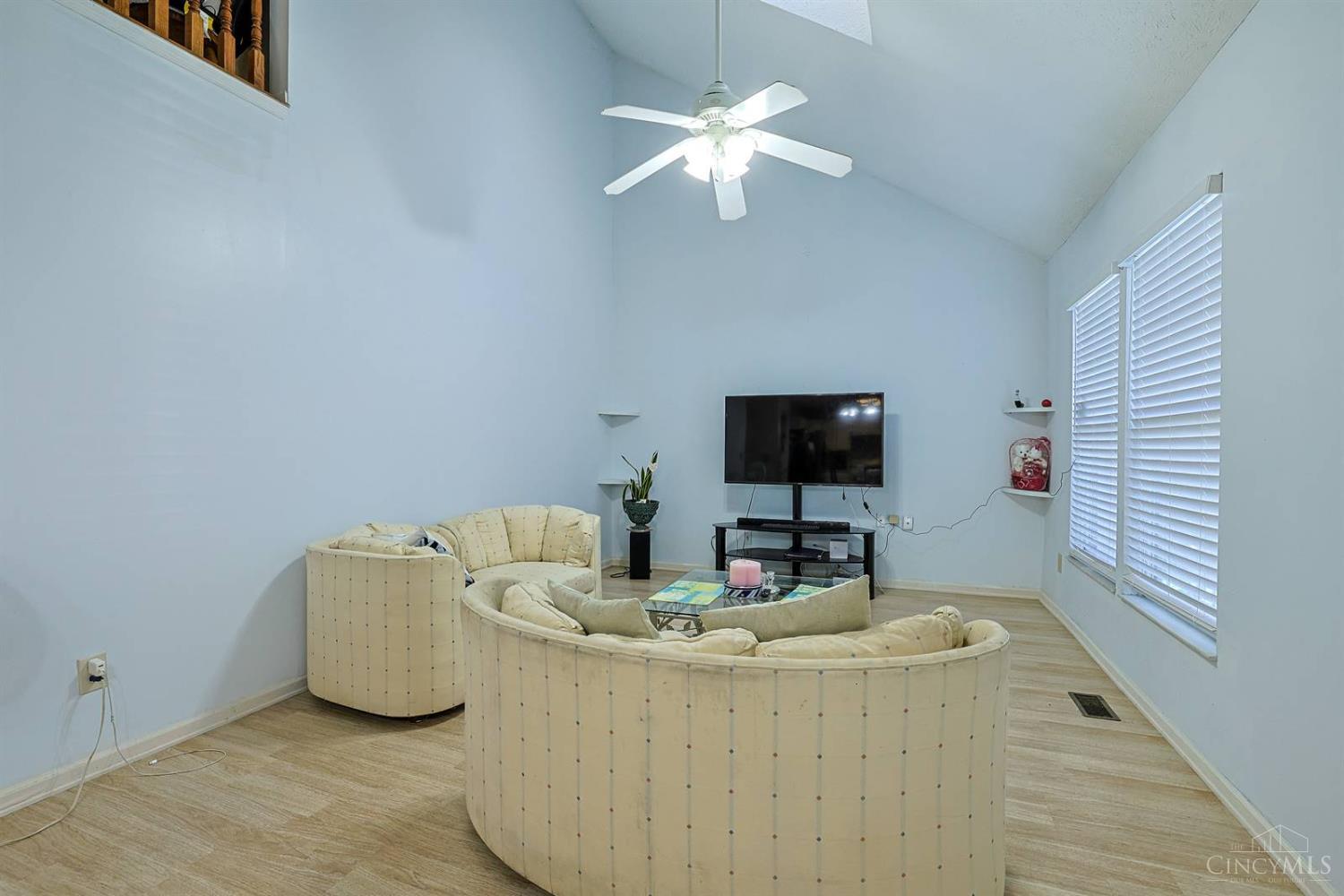8071 Second Street Property Photo 5