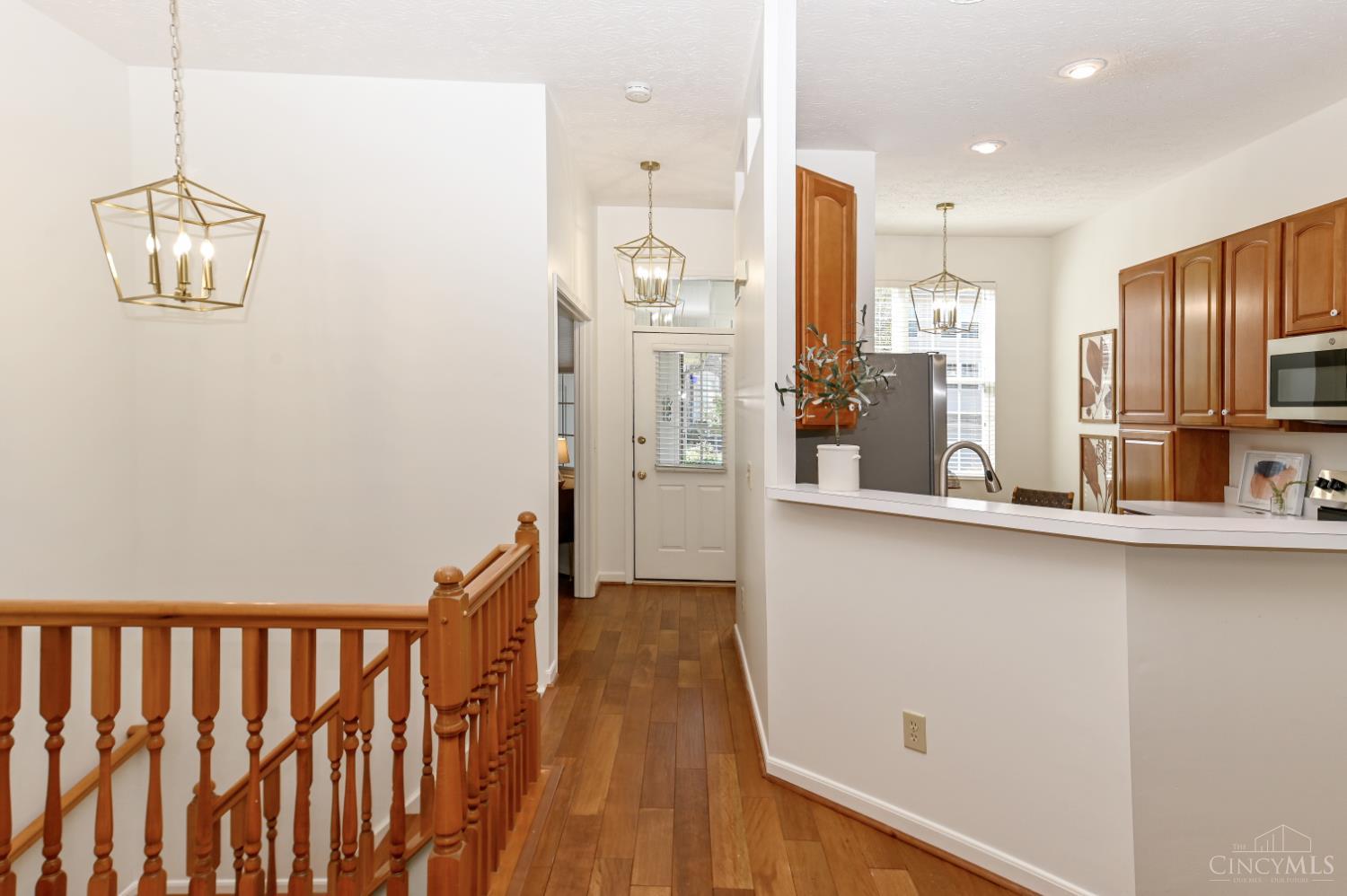 6528 Silverfox Drive Property Photo 3