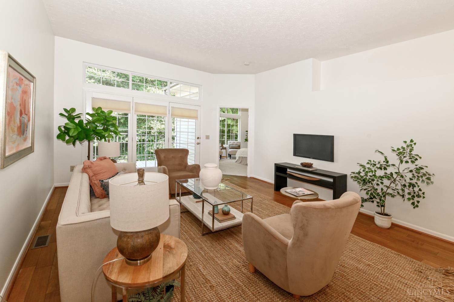 6528 Silverfox Drive Property Photo 8