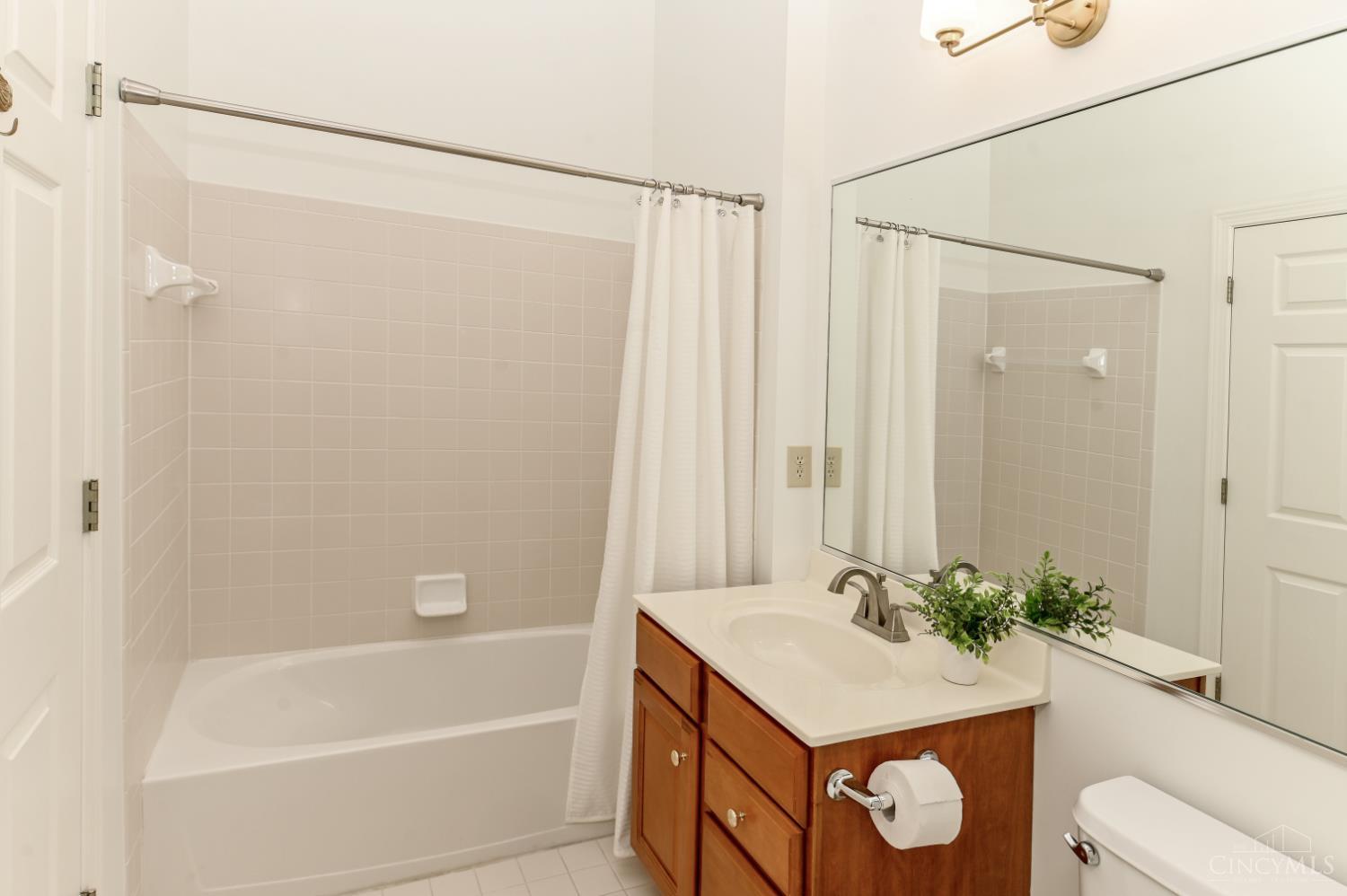 6528 Silverfox Drive Property Photo 30