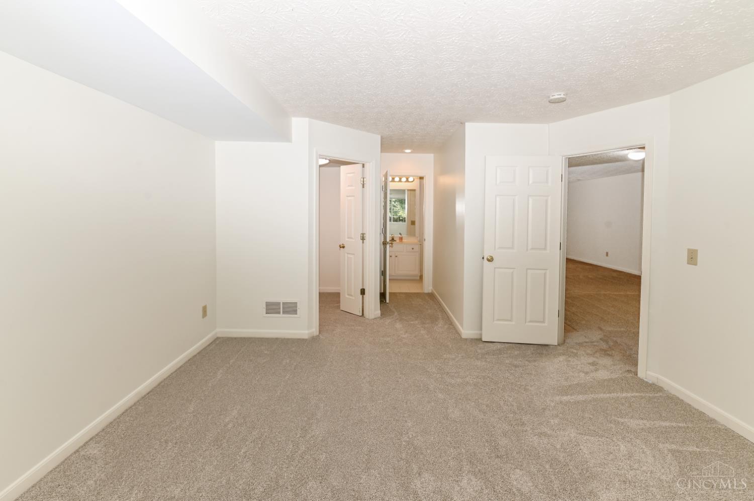 6528 Silverfox Drive Property Photo 44