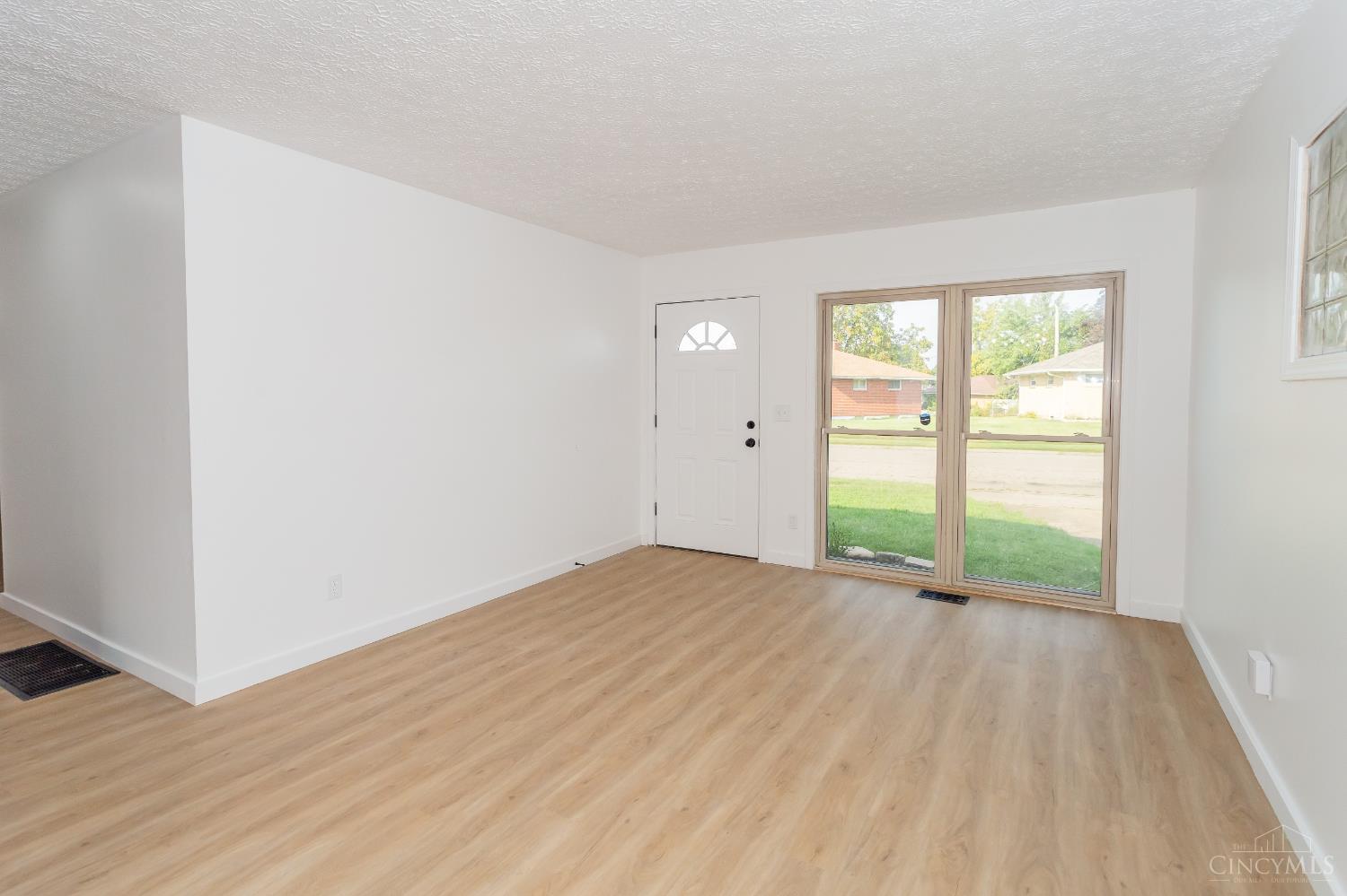 3972 Kenwood Dr Property Photo 4